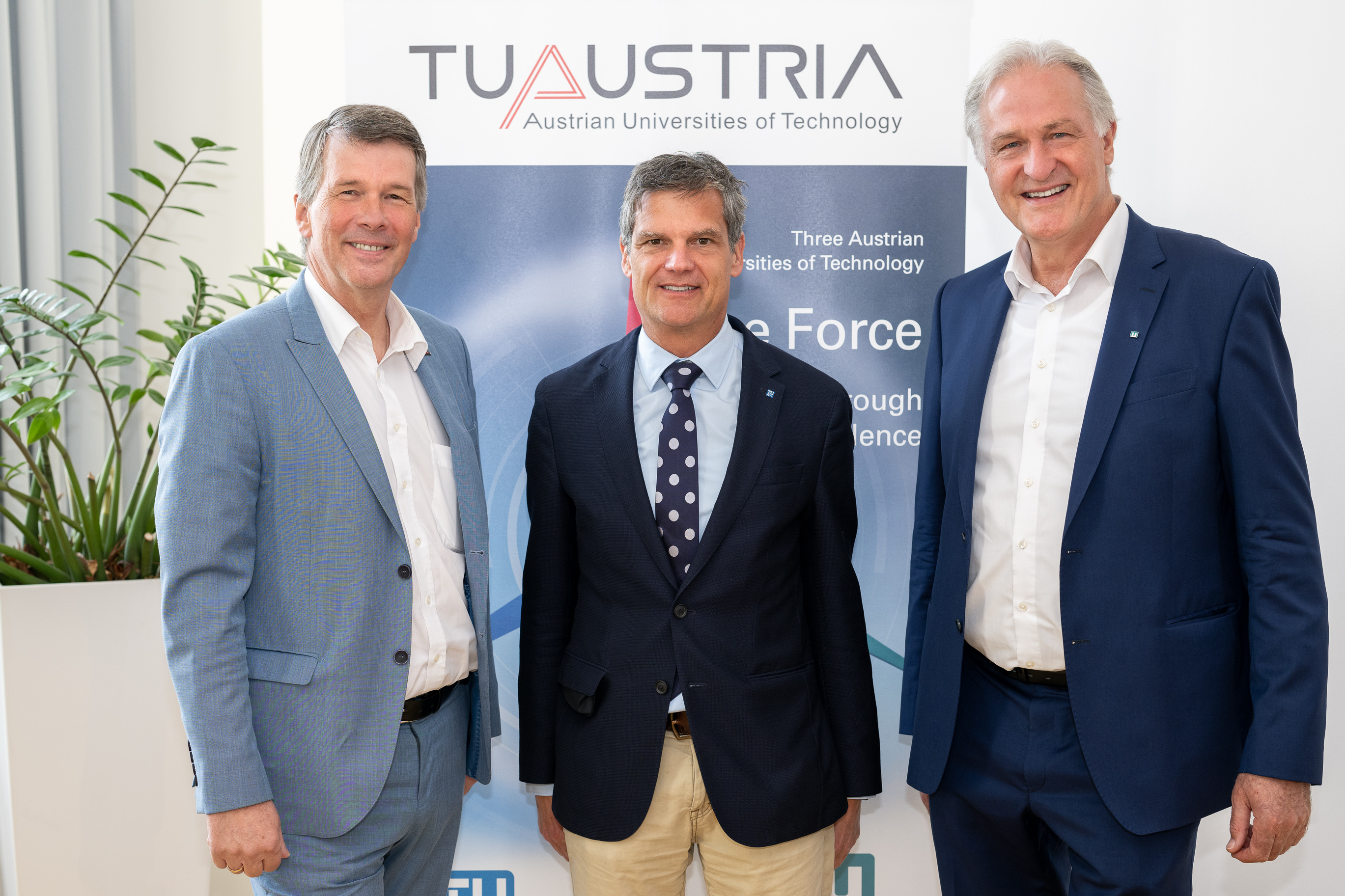 (v.l.n.r.)  Rektor Horst Bischof (Technische Universität Graz), Rektor Jens Schneider (Technische Universität Wien) und Rektor Peter Moser (Montanuniversität Leoben). Foto: TU Austria/Matthias Heisler